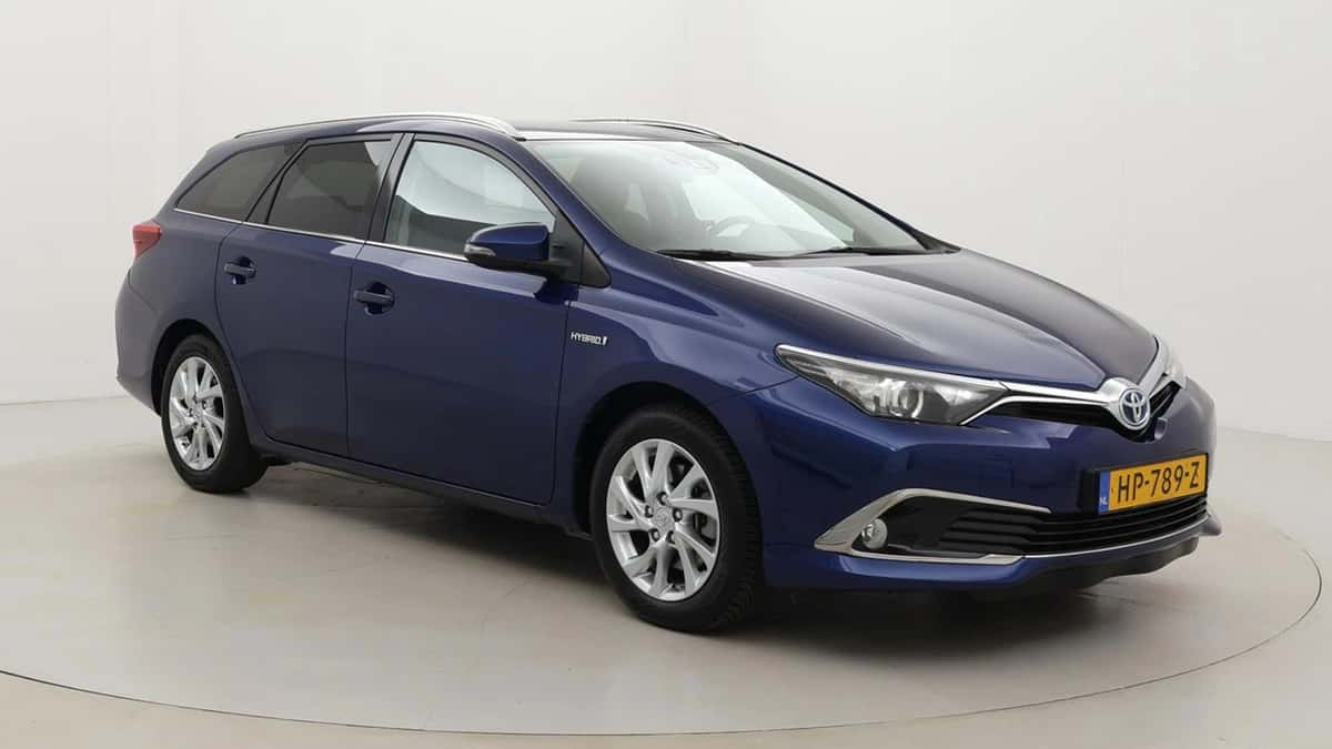 Toyota Auris (2015) — foto 1