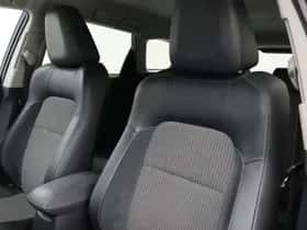 Toyota Auris (2015) thumbnail 12