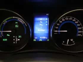 Toyota Auris (2015) thumbnail 3