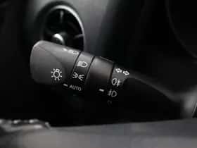 Toyota Auris (2015) thumbnail 27