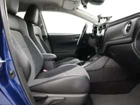 Toyota Auris (2015) thumbnail 35