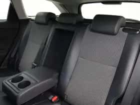 Toyota Auris (2015) thumbnail 38