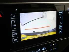 Toyota Auris (2015) thumbnail 8