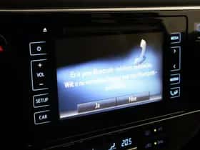 Toyota Auris (2015) thumbnail 9