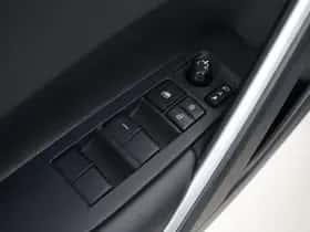 Toyota Corolla (2024) thumbnail 22