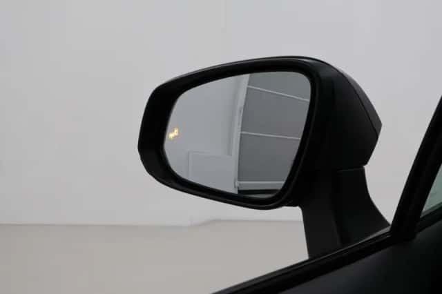 Toyota Corolla (2024) thumbnail 6