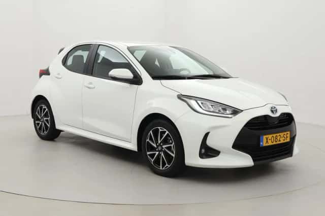 Toyota Yaris (2024) thumbnail 1