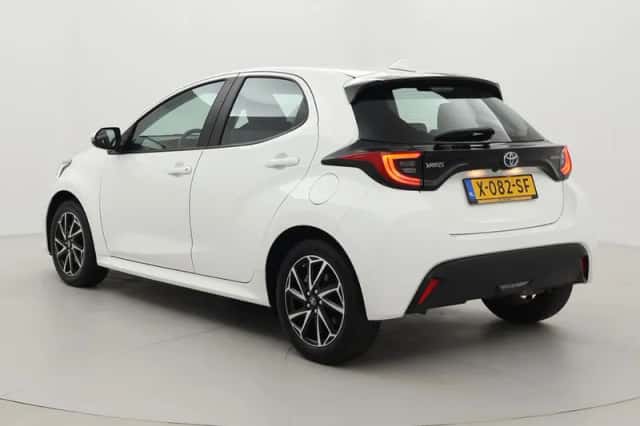 Toyota Yaris (2024) thumbnail 4