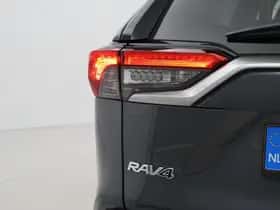 Toyota RAV4 (2021) thumbnail 18