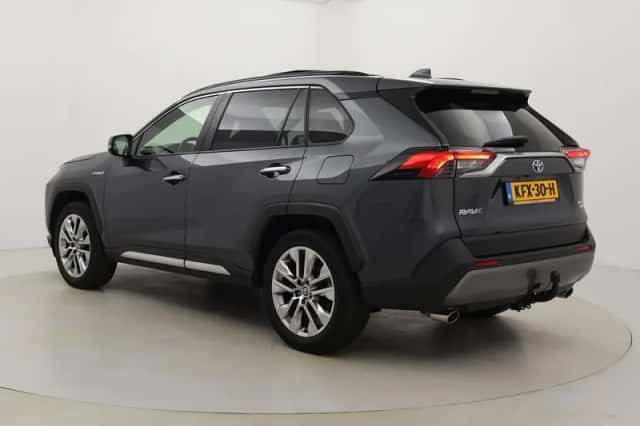 Toyota RAV4 (2021) thumbnail 4