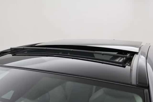 Toyota RAV4 (2021) thumbnail 5