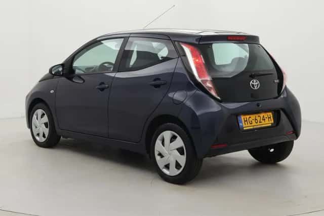 Toyota Aygo (2015) thumbnail 4