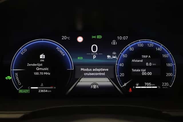 Toyota Yaris (2024) thumbnail 3