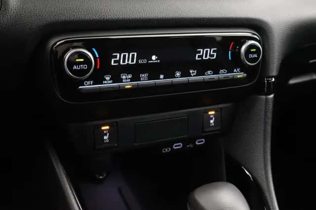 Toyota Yaris (2024) thumbnail 6