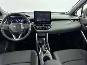Toyota Corolla (2023) thumbnail 2