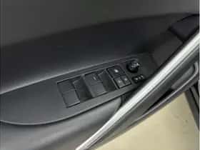 Toyota Corolla (2023) thumbnail 13