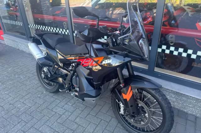 DS KTM (2024) thumbnail 3