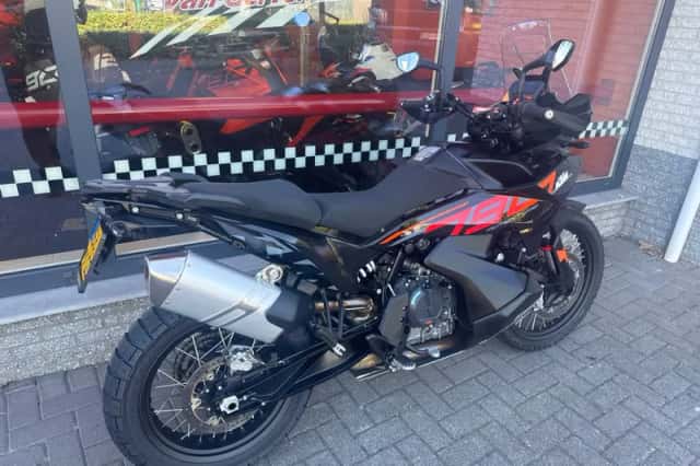 DS KTM (2024) thumbnail 4