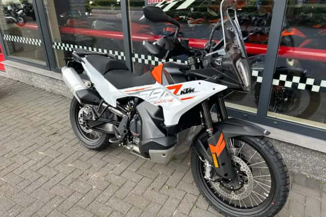 DS KTM (2026) thumbnail 3