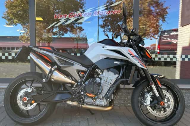 DS KTM (2023) thumbnail 1