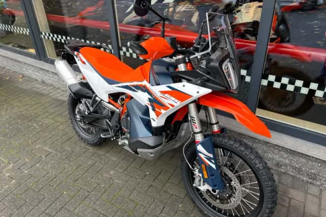DS KTM (2025) thumbnail 1