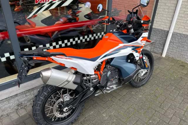 DS KTM (2025) thumbnail 3