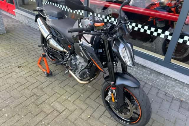 DS KTM (2021) thumbnail 3
