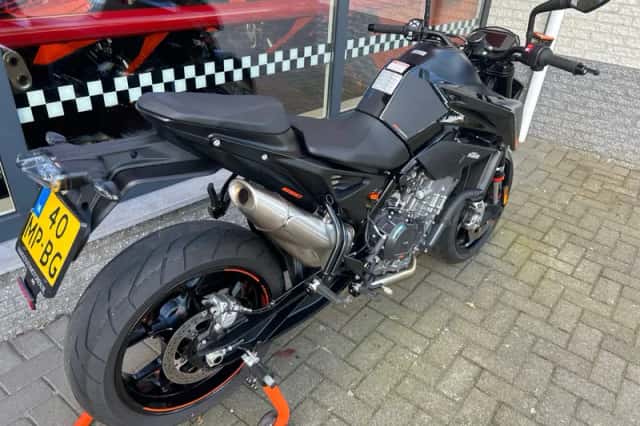 DS KTM (2021) thumbnail 4