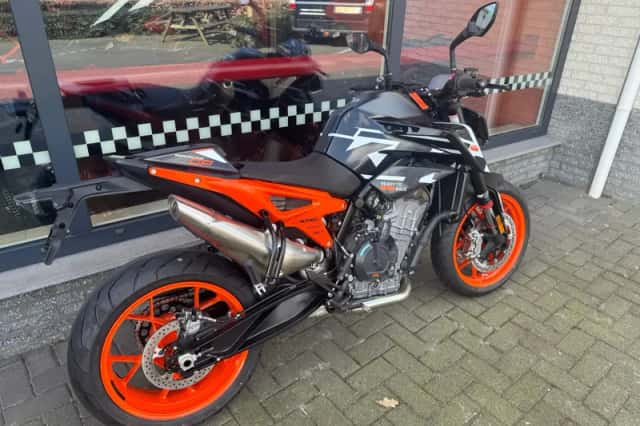 DS KTM (2023) thumbnail 4
