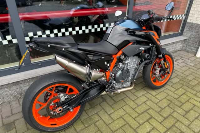 DS KTM (2022) thumbnail 4