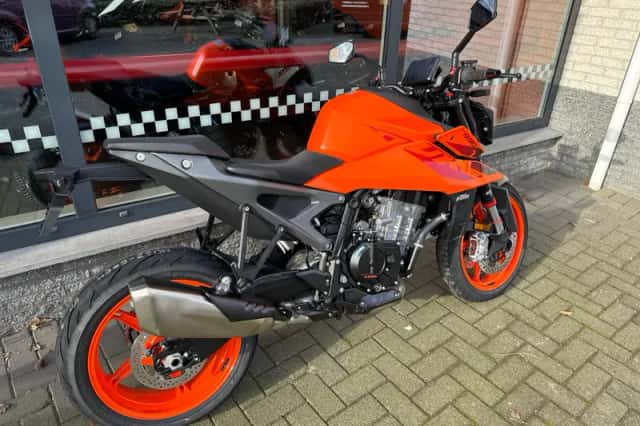DS KTM (2026) thumbnail 3