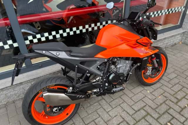 DS KTM (2025) thumbnail 3