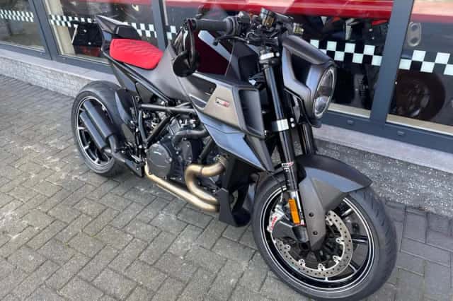 DS KTM (2022) thumbnail 3