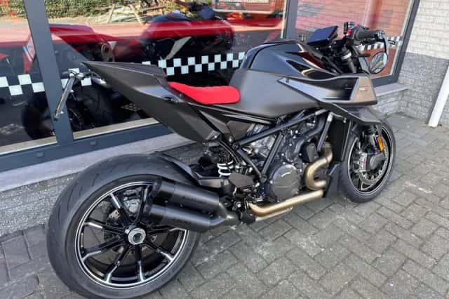 DS KTM (2022) thumbnail 4