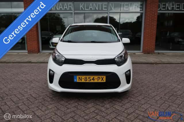 Kia Picanto (2021) thumbnail 2