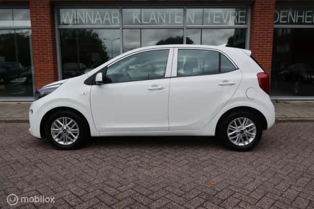 Kia Picanto (2021) thumbnail 4