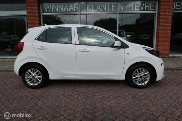 Kia Picanto (2021) thumbnail 5