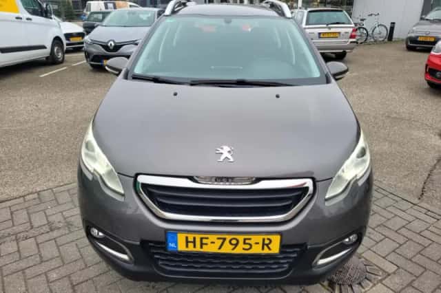 Peugeot 2008 (2015) thumbnail 2
