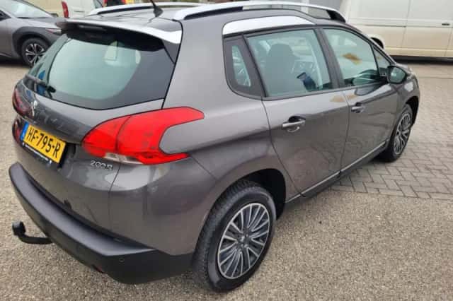 Peugeot 2008 (2015) thumbnail 6