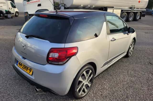 Citroën DS3 (2012) thumbnail 6