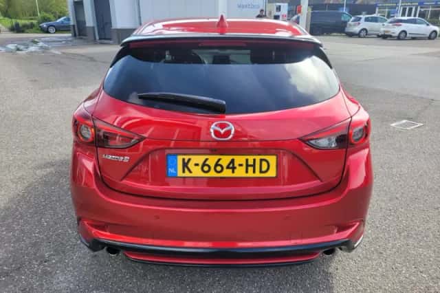 Mazda 3 (2017) thumbnail 5