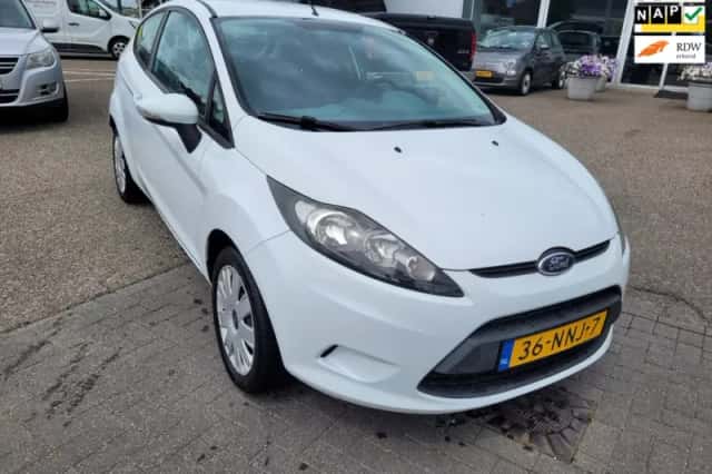 Ford Fiesta (2010) thumbnail 1