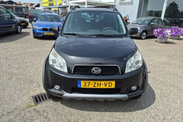Daihatsu Terios (2008) thumbnail 2