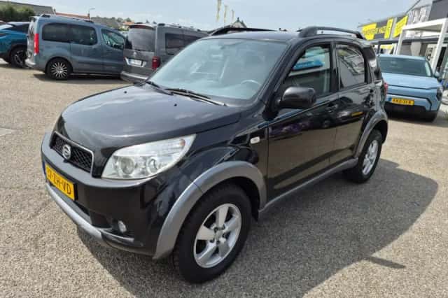 Daihatsu Terios (2008) thumbnail 3