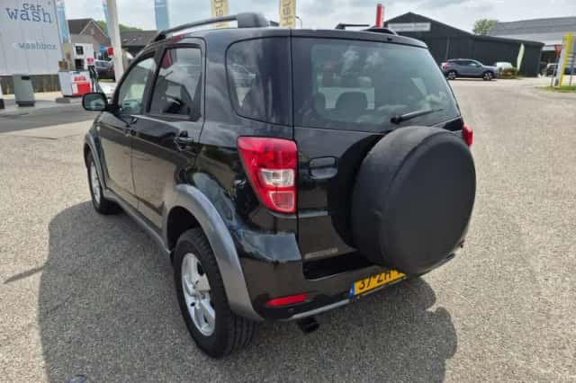 Daihatsu Terios (2008) thumbnail 4