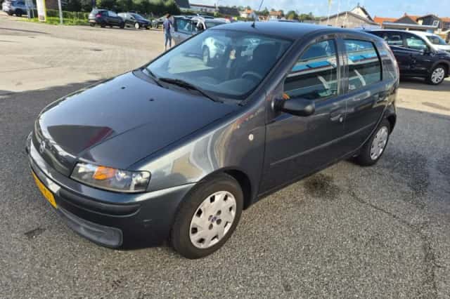 Fiat Punto (2003) thumbnail 3
