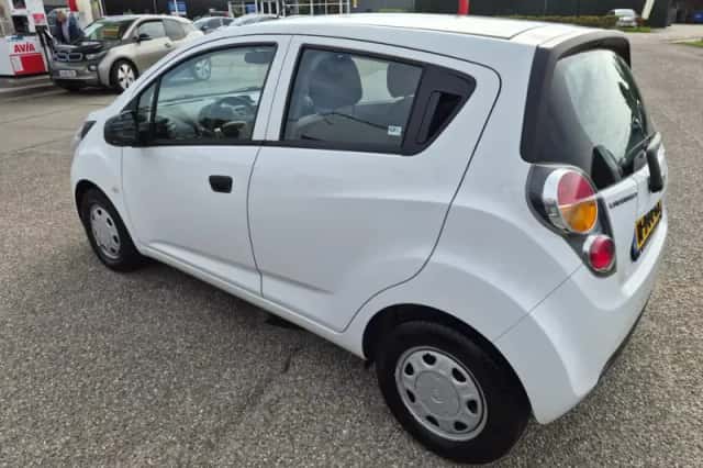 Chevrolet Spark (2012) thumbnail 4