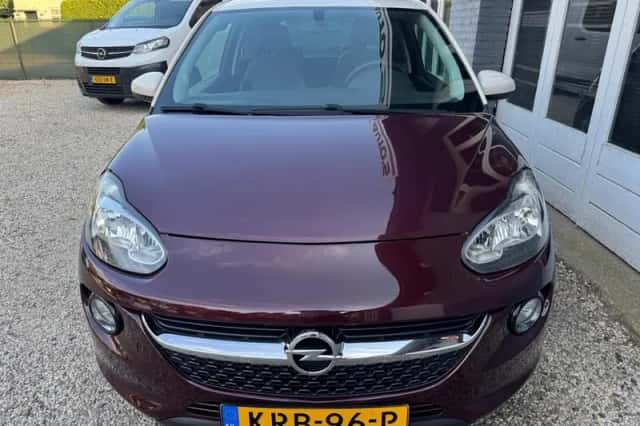 Opel Adam (2017) thumbnail 2