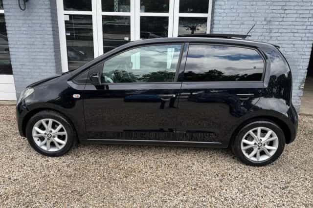 SEAT Mii (2017) thumbnail 3