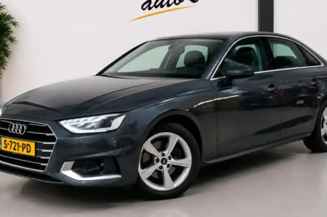 Audi A4 (2023) thumbnail 1